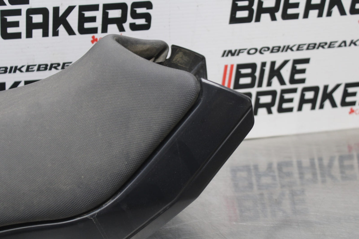 13 KAWASAKI NINJA 650 EX650F ABS FRONT DRIVERS SEAT PAD SADDLE PILLION BB828