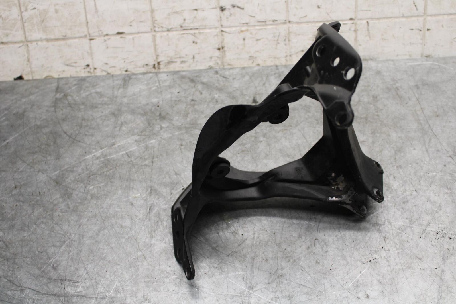 06-07 SUZUKI GSXR600 750 UPPER FAIRING MIRROR GAUGES STAY BRACKET BB543