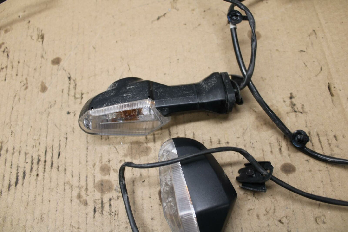 15 KAWASAKI NINJA 300 EX300 ABS  TURN SIGNAL LIGHT INDICATOR BB395