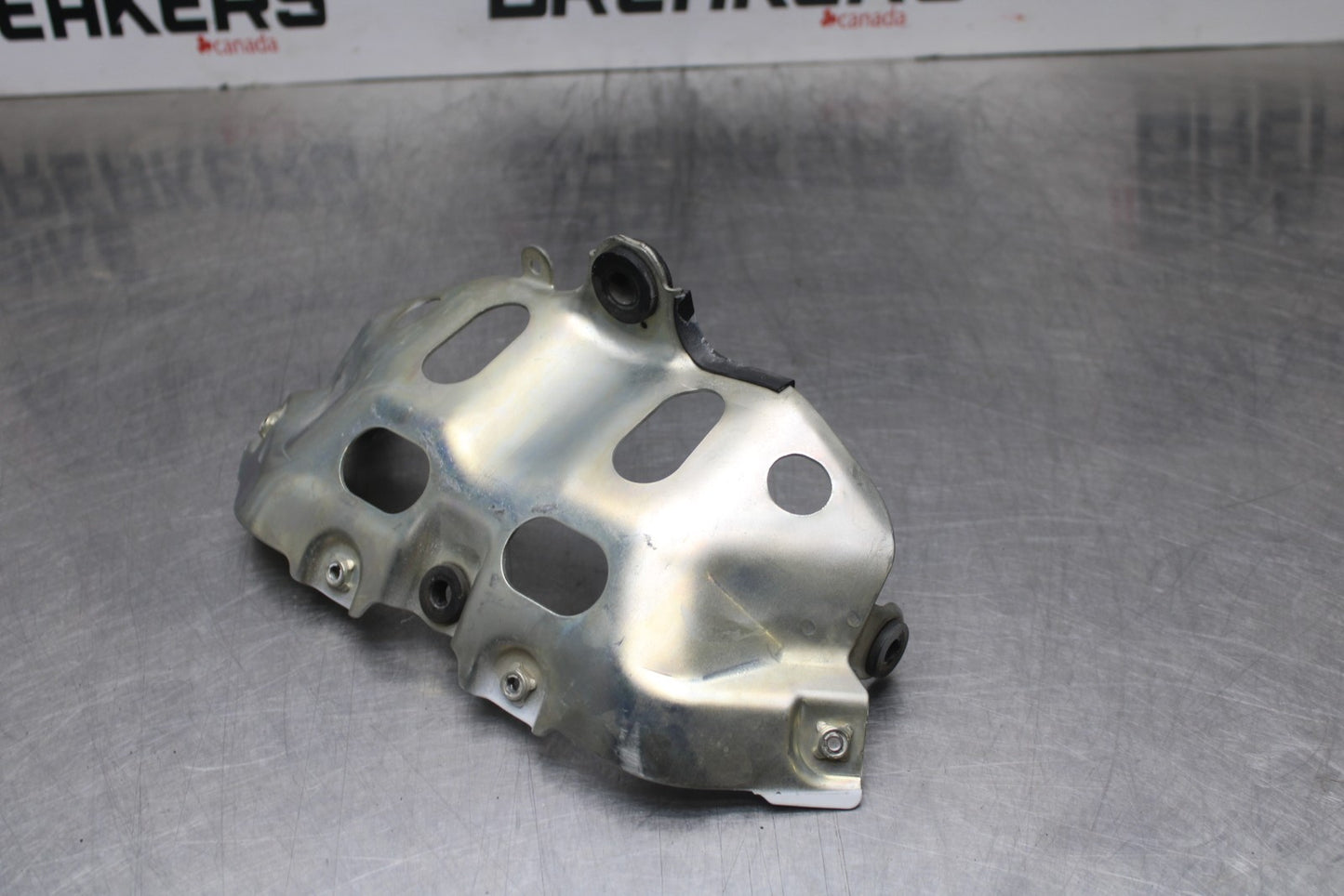 07 SUZUKI GSXR1000 FRONT GAS TANK FUEL CELL FAIRING COWL MOUNT BRACKET BB770