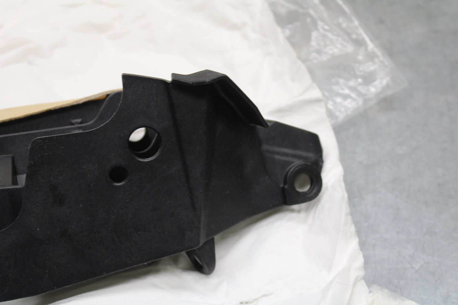 19-23 KAWASAKI NINJA ZX6R UPPER FAIRING MIRROR GAUGES STAY BRACKET BB749