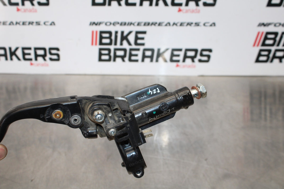 17-22 KTM 390 DUKE FRONT BRAKE MASTER CYLINDER w/ LEVER BB180