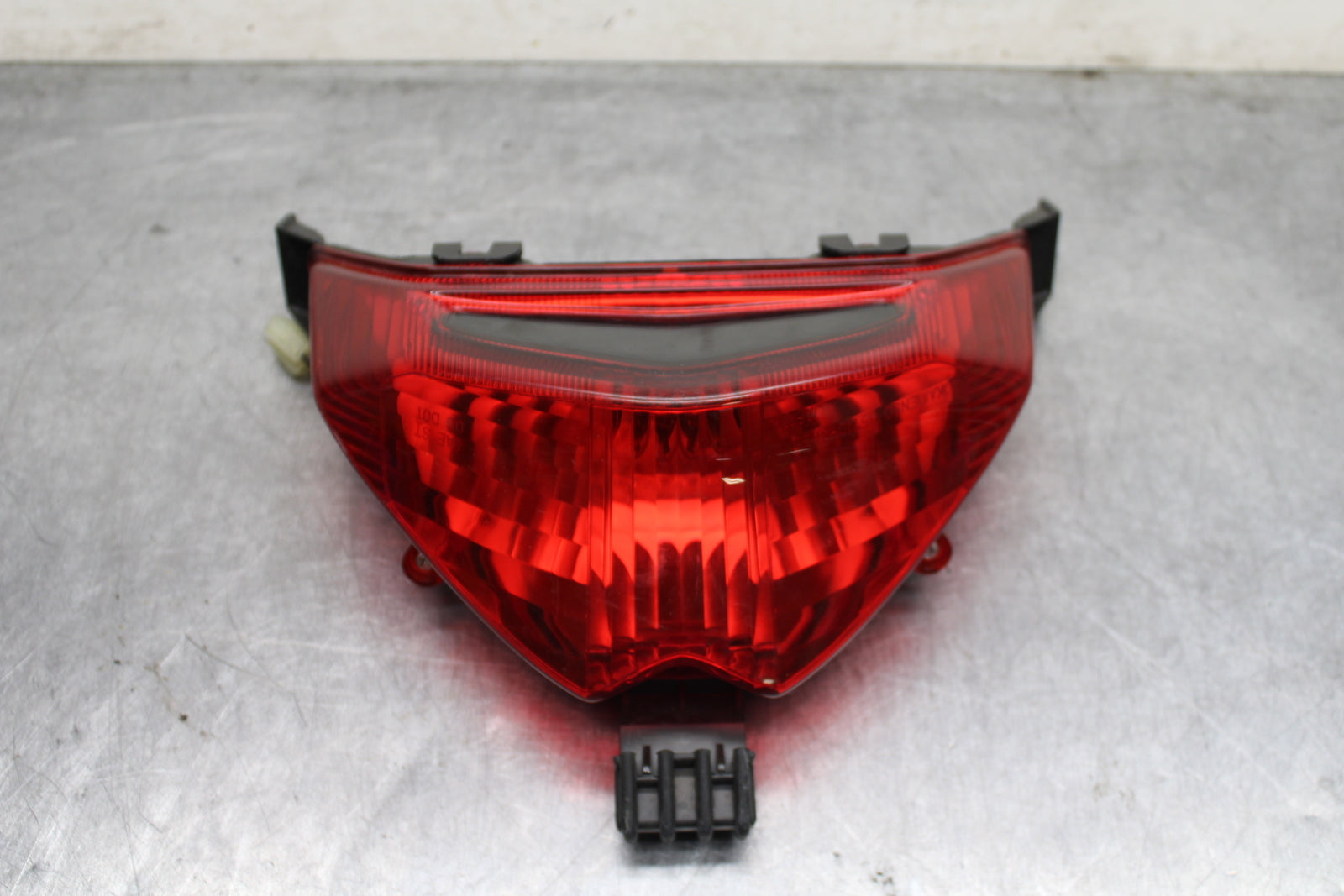 13-16 SUZUKI BANDIT 1250S ABS REAR TAIL TAILLIGHT BACK BRAKE LIGHT BB134