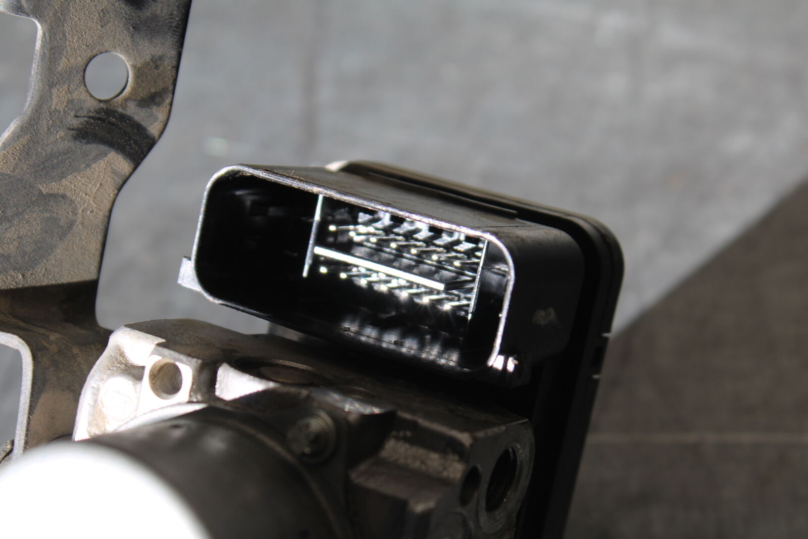 19-22 KAWASAKI Z400 ABS PUMP UNIT MODULE BB708