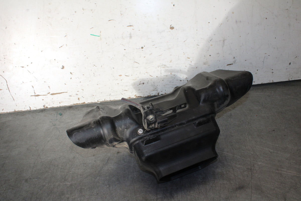09-14 YAMAHA YZF R1 RAM AIR INTAKE TUBE DUCT BB696