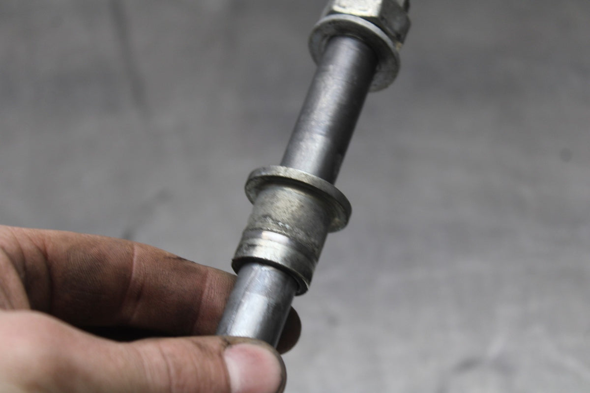 09 KAWASAKI NINJA 250R FRONT WHEEL RIM AXLE PIVOT BOLT BB824