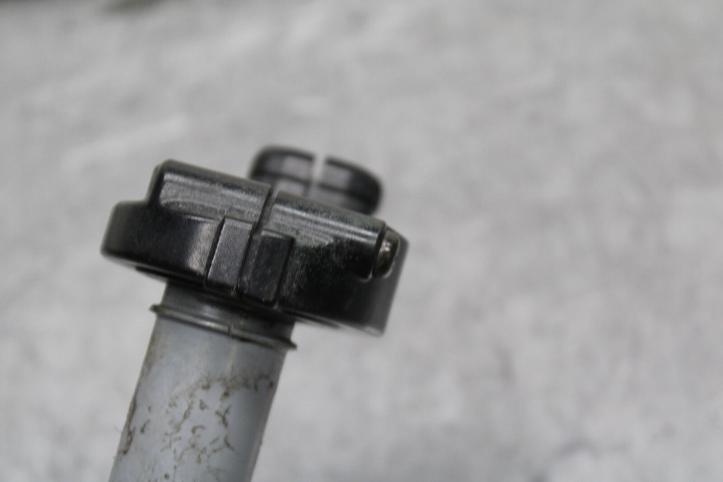 06-07 KAWASAKI NINJA ZX10R THROTTLE CABLE LINE HOUSING GUIDE BB115