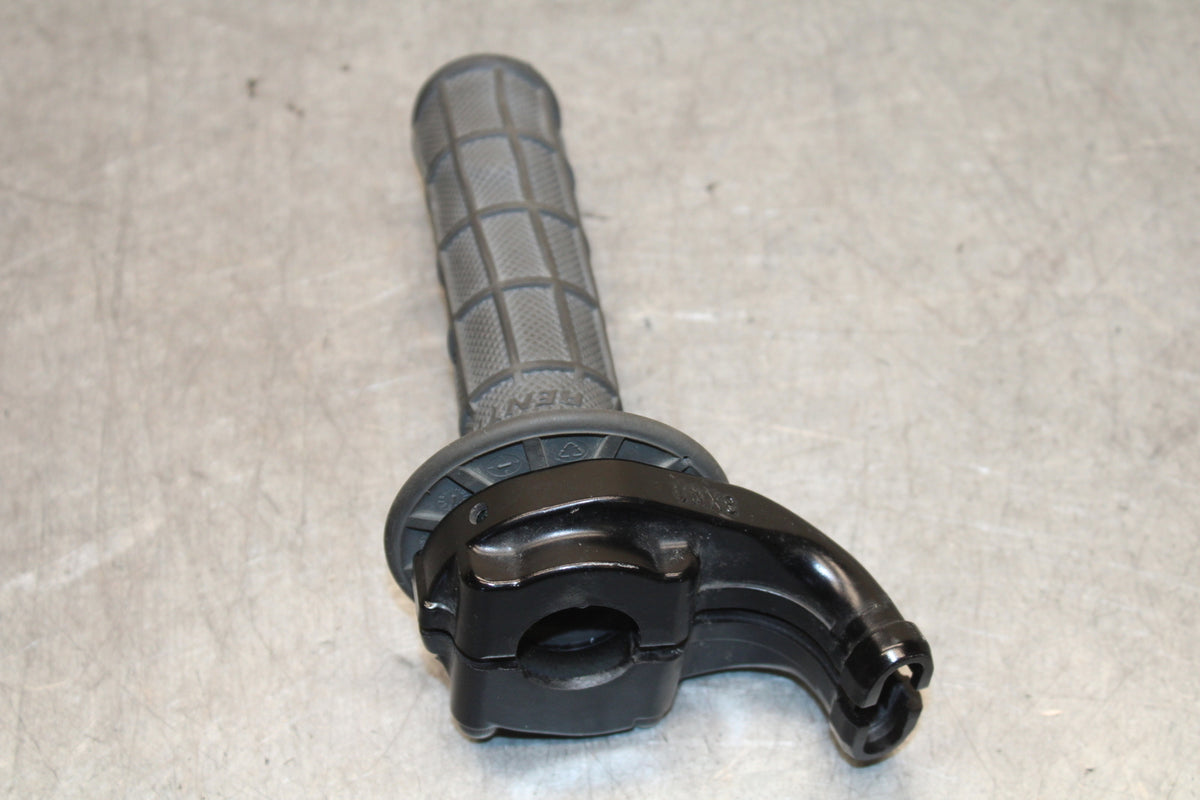 16-21 YAMAHA XSR900 THROTTLE CABLE LINE HOUSING GUIDE BB664