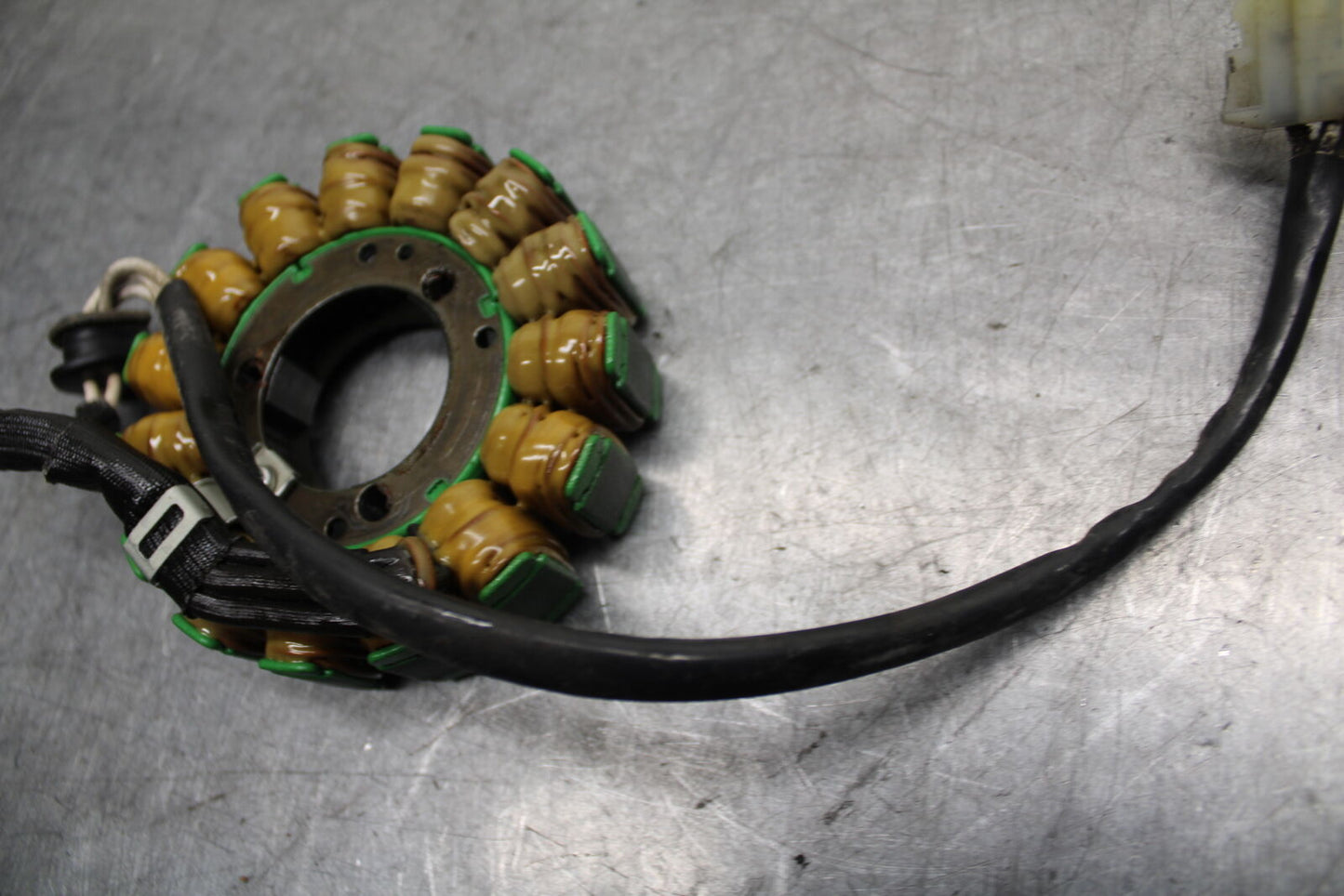 05-06 SUZUKI GSXR1000 STATOR GENERATOR ALTERNATOR MAGNETO 31401-41G00 BB677