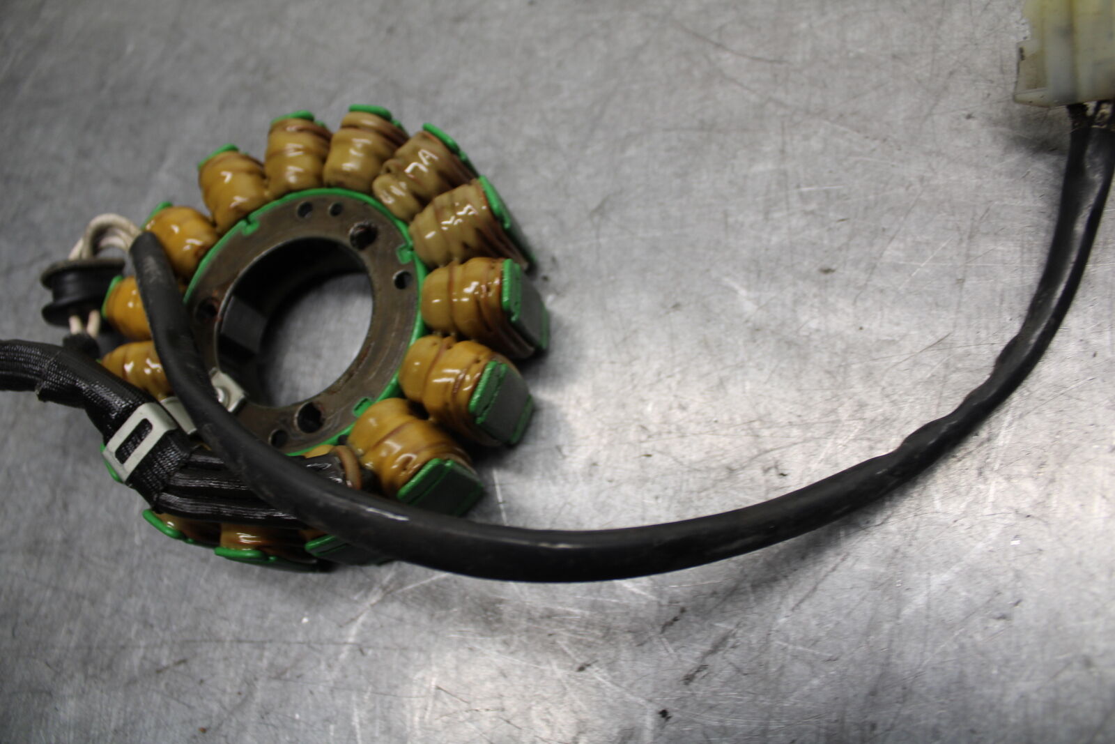 05-06 SUZUKI GSXR1000 STATOR GENERATOR ALTERNATOR MAGNETO 31401-41G00 BB677