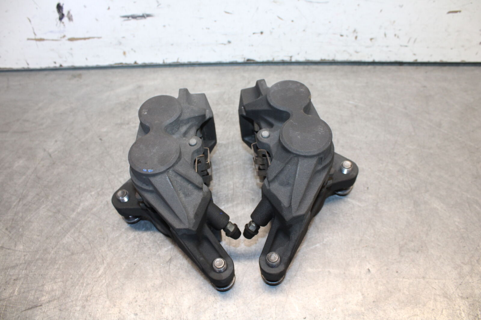 18-24 YAMAHA MT-07 RIGHT LEFT FRONT BRAKE CALIPER SET PAIR CALIPERS BB662