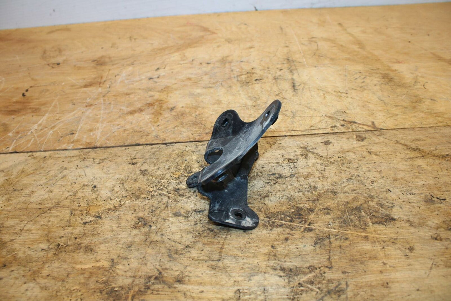 05-09 SUZUKI BOULEVARD C90 HEADLIGHT HEAD LIGHT LAMP SUPPORT BB332