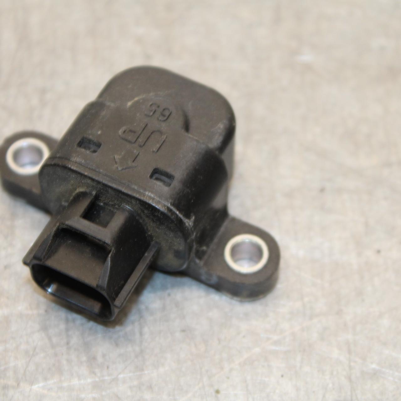 21 KAWASAKI NINJA ZX6R TIP OVER BANK ANGLE CRASH SENSOR SWITCH  21176-0026 BB647