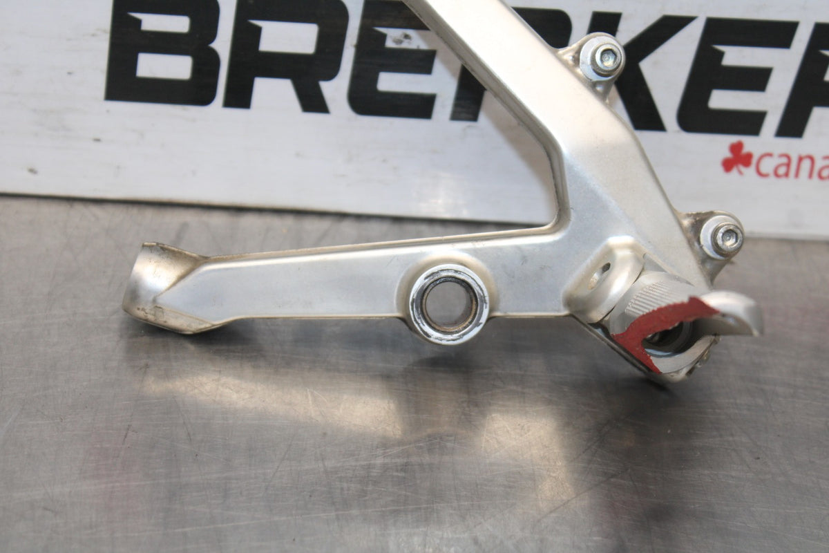 16 DUCATI 959 PANIGALE LEFT REARSET REAR SET DRIVER FOOT PEG REST STOP BB912