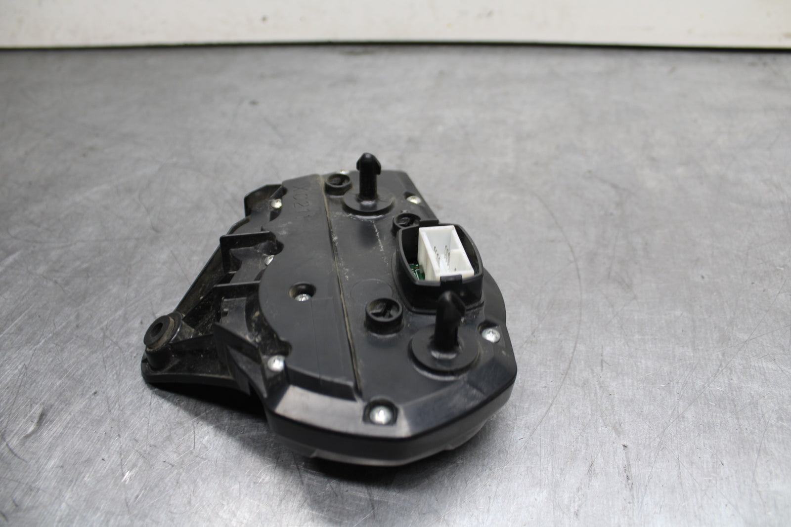 08-10 SUZUKI GSXR 600 SPEEDO TACH GAUGES DISPLAY CLUSTER SPEEDOMETER  BB753