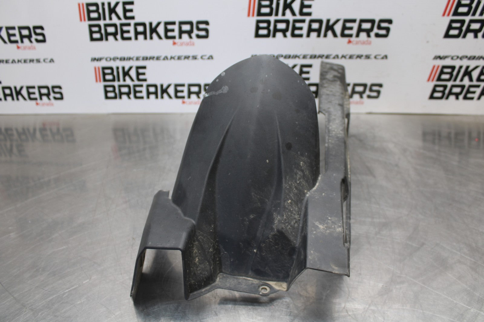 18-23 KAWASAKI NINJA 400 EX400 ABS REAR BACK DRIVE CHAIN GUARD SHIELD BB177