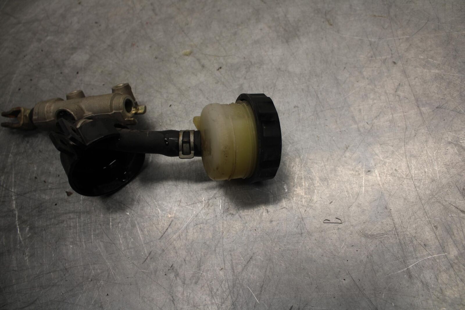 2003 Kawasaki Z1000 REAR BACK BRAKE MASTER CYLINDER W RESERVOIR 43015-1706 BB35