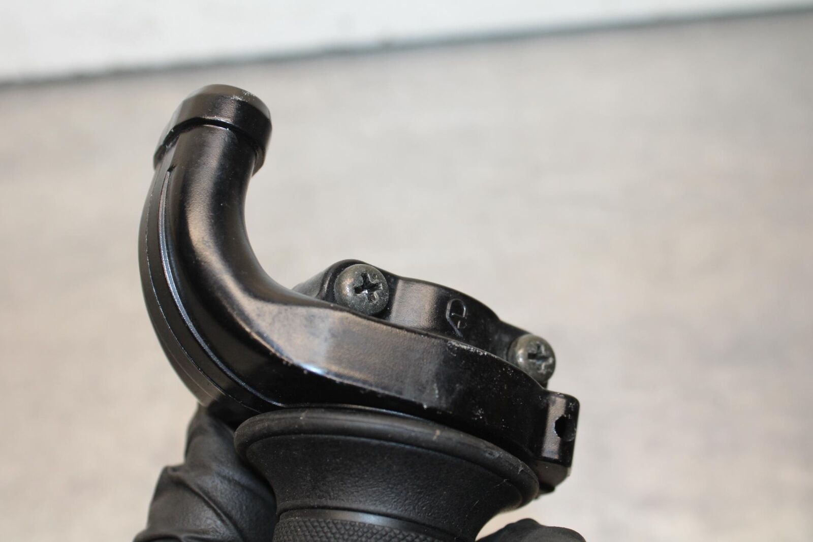 2006 Suzuki SV650 RIGHT THROTTLE GRIP BB93