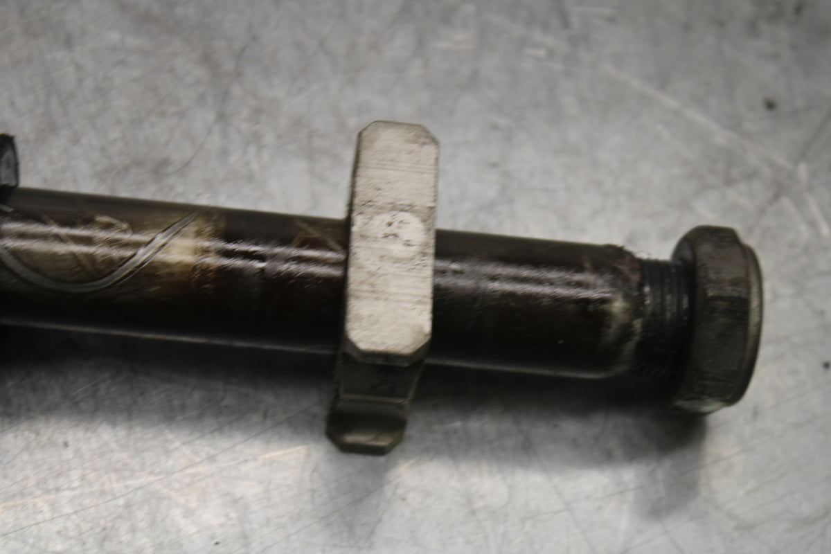 05-06 HONDA CBR600RR REAR AXLE BACK WHEEL RIM PIVOT BOLT AXEL BB727