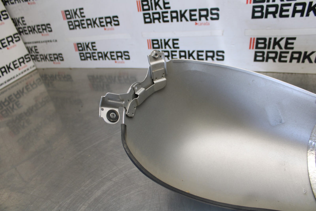 05-09 SUZUKI BOULEVARD C90 RIGHT GAS TANK COVER TRIM PANEL COWL  BB918