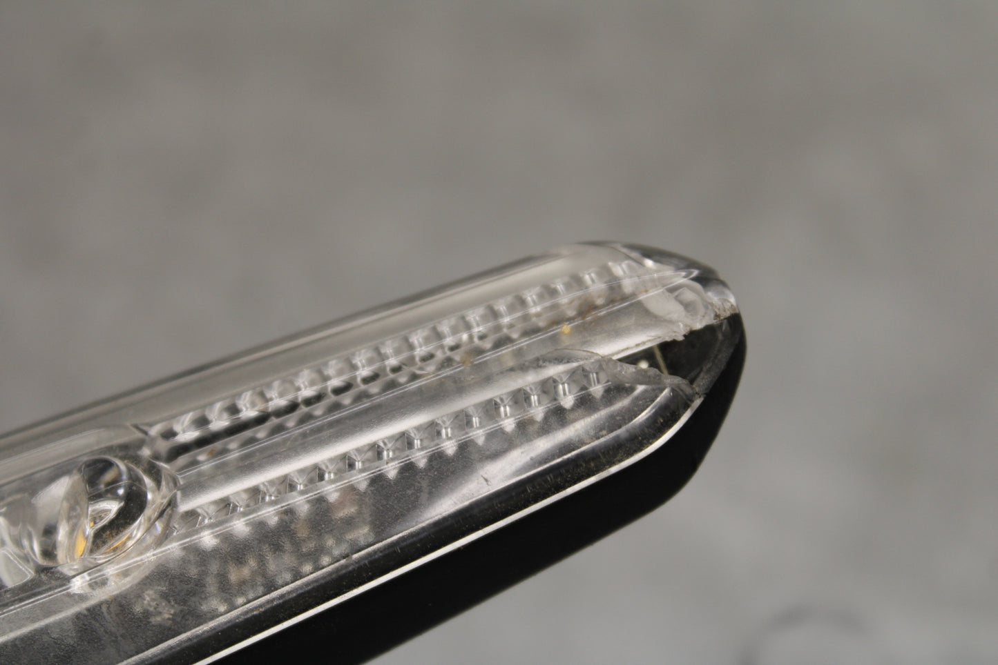 22-24 YAMAHA XSR900 RIGHT FRONT TURN SIGNAL LIGHT INDICATOR BB683