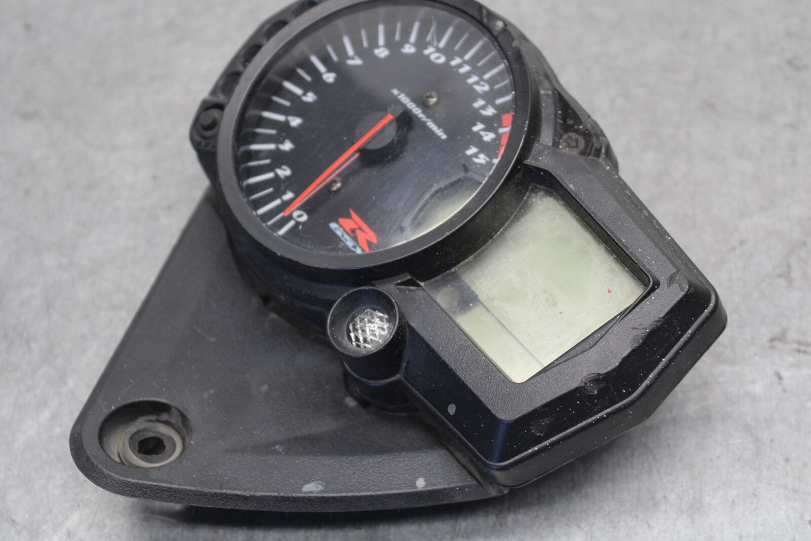 05-06 SUZUKI GSXR1000 SPEEDO TACH GAUGES CLUSTER SPEEDOMETER TACHOMETER BB677