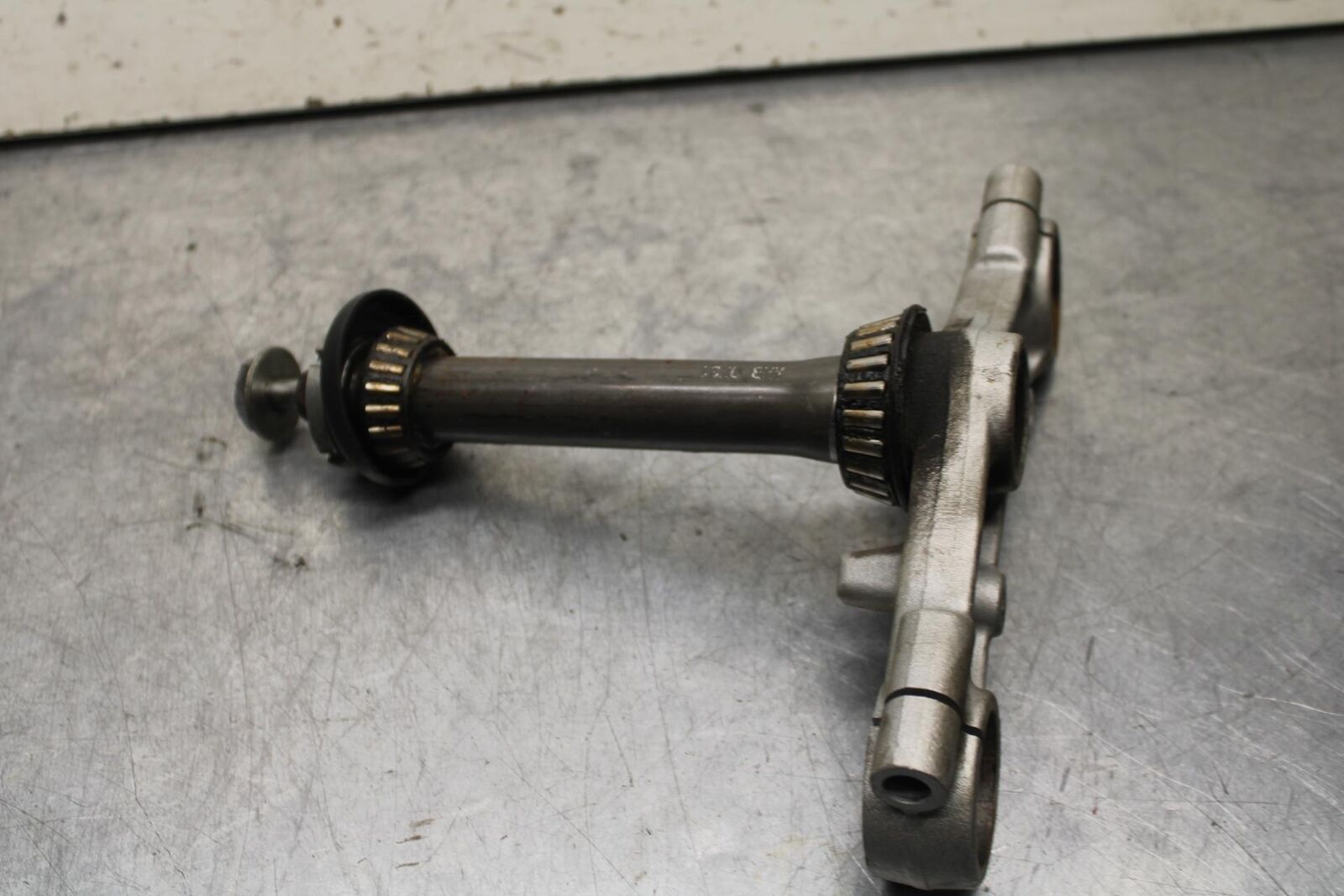 04-09 SUZUKI GS 500 FH GS500F FRONT FORKS CLAMP LOWER TRIPLE TREE STEM BB97