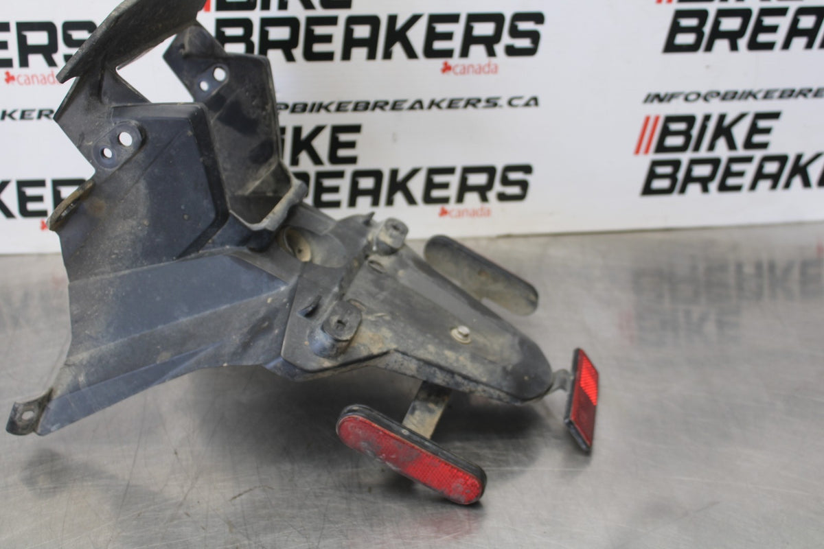 15 TRIUMPH TIGER 800 LICENSE PLATE BRACKET MOUNT BB873