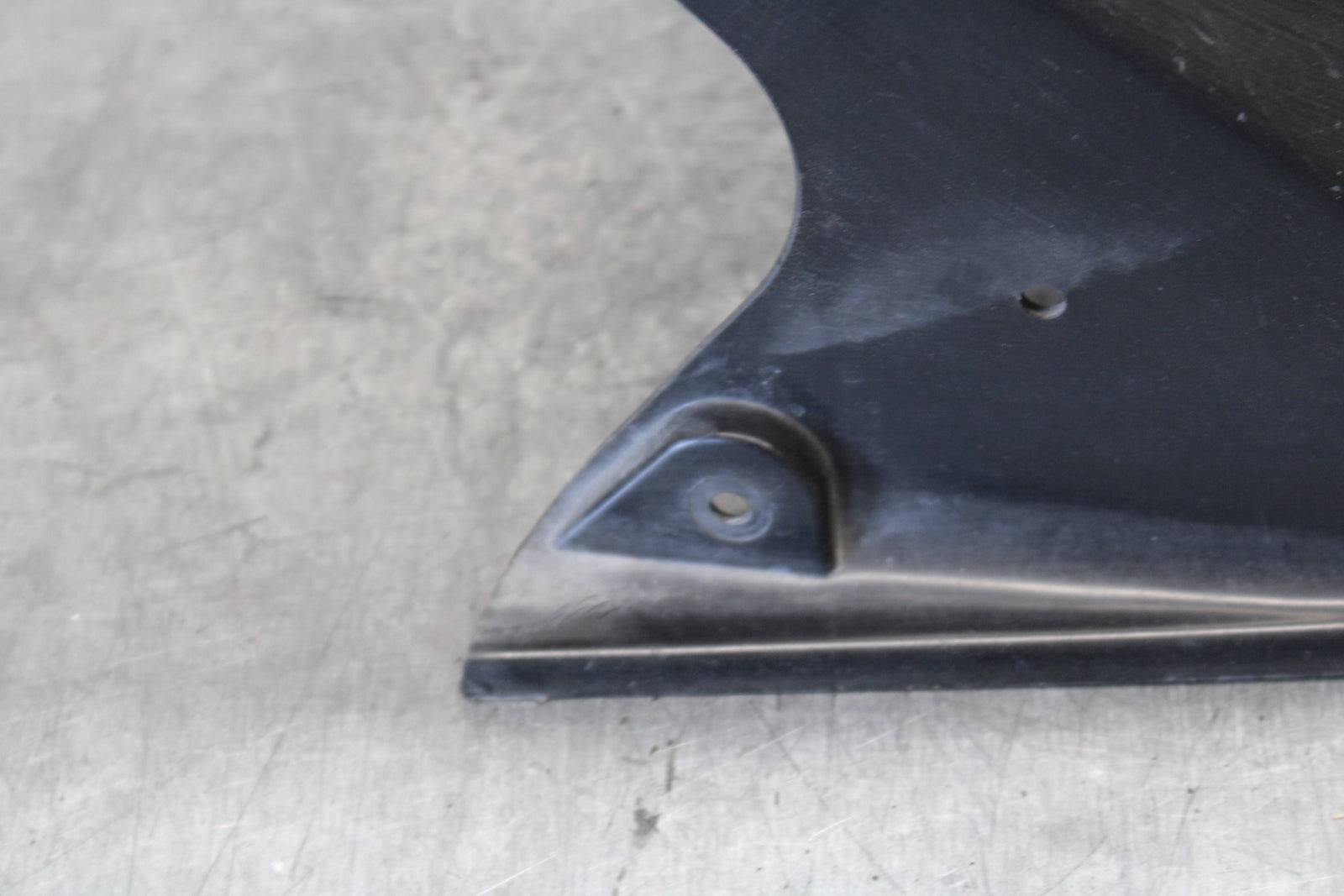 03-04 KAWASAKI NINJA ZX6RR REAR BACK WHEEL TIRE HUGGER FENDER BB684