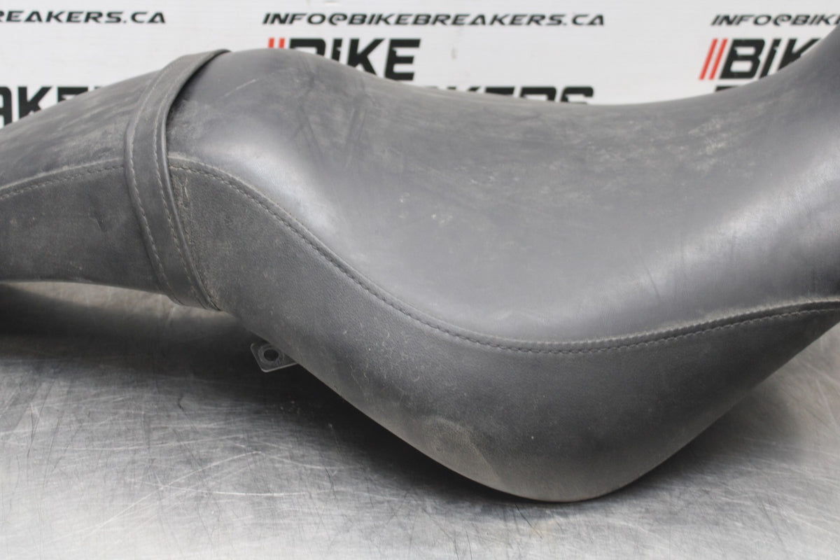 14 HONDA SHADOW 750 VT750C2B FRONT DRIVERS/ REAR SEAT BB867