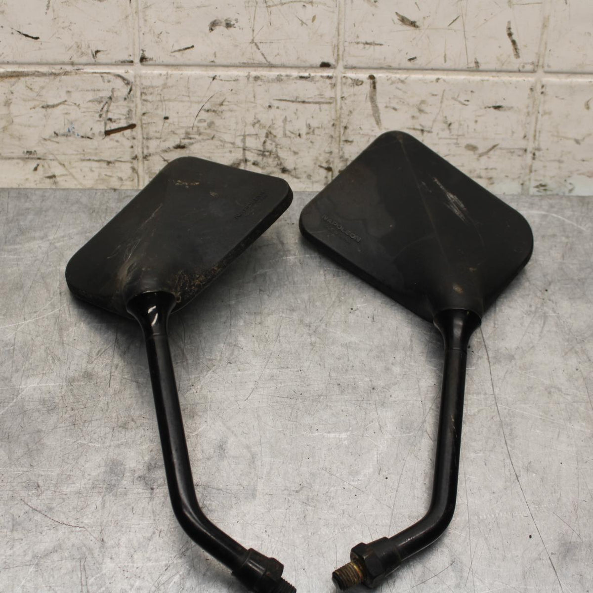 75 SUZUKI GT 550 UPPER FAIRING MIRROR BB67