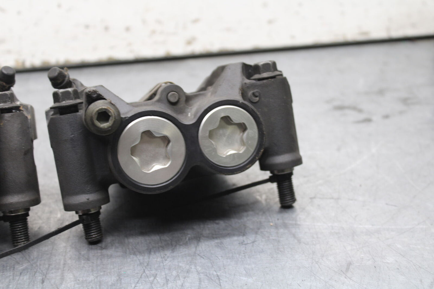 06 YAMAHA YZF R6 RIGHT LEFT FRONT BRAKE CALIPER SET PAIR CALIPERS BB716