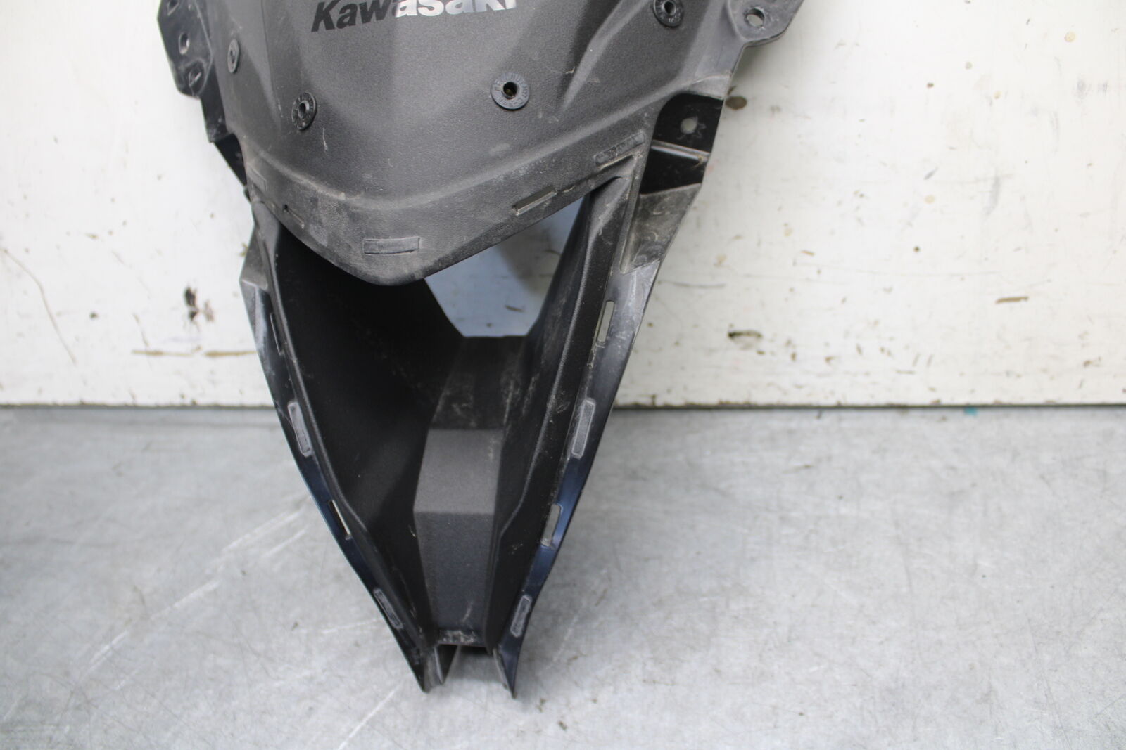 13-18 KAWASAKI NINJA ZX6R FRONT CENTER COWL FAIRING 55028-0443 BB666