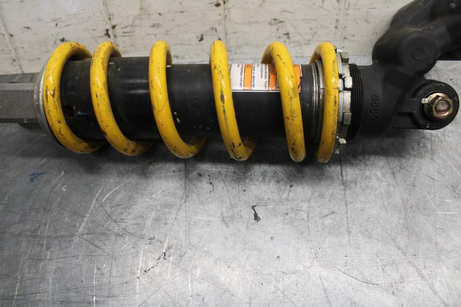 2004 Suzuki GSXR600 REAR BACK SHOCK ABSORBER SUSPENSION 62100-29G00-163 BB329