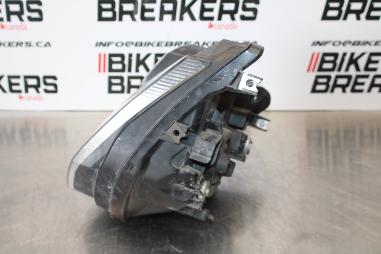 09-15 YAMAHA FZ6R FRONT HEADLIGHT HEAD LIGHT LAMP BB161