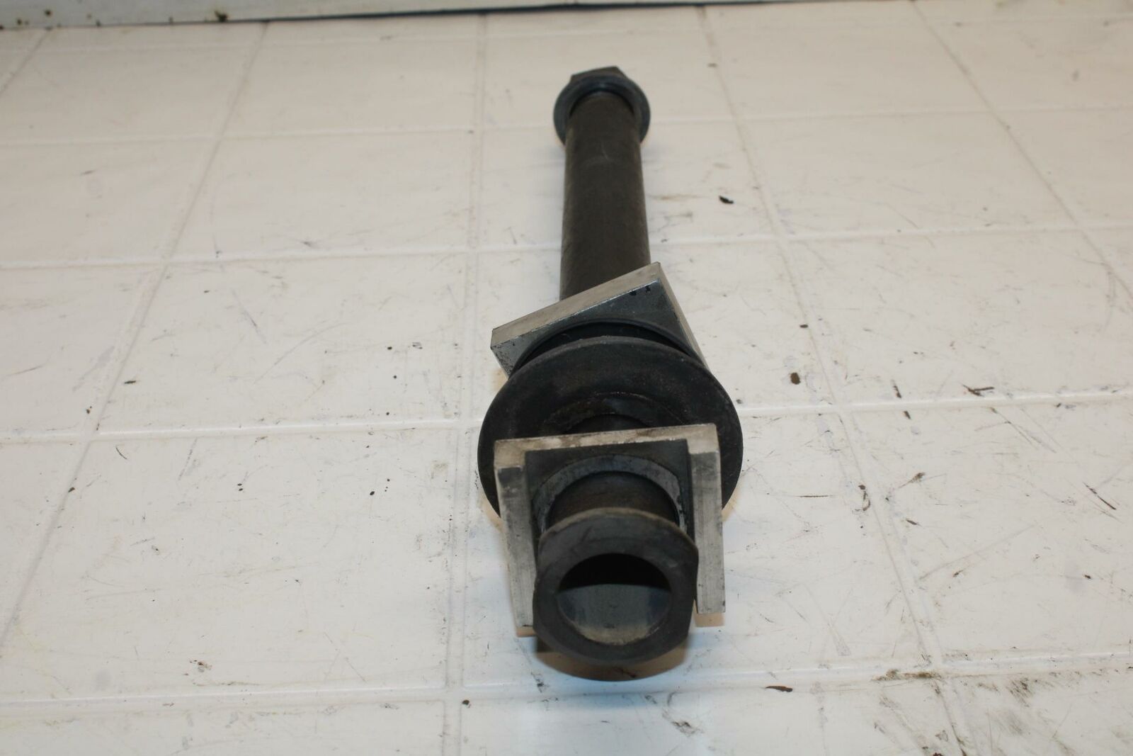 98-99 YAMAHA YZF R1 REAR AXLE BACK WHEEL RIM PIVOT BOLT AXEL BB16 ...