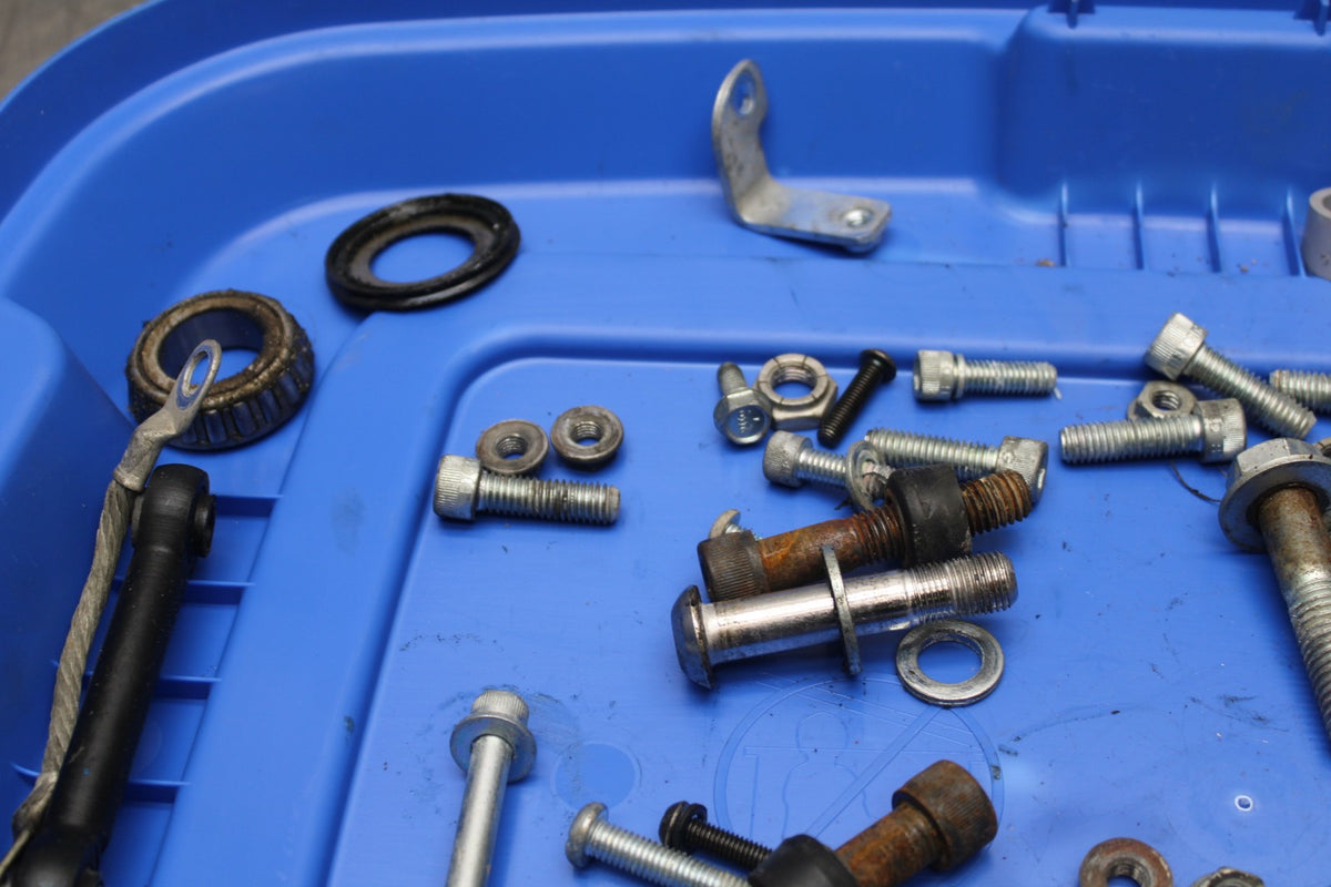 07 HARLEY-DAVIDSON SPORTSTER 1200 CUSTOM XL1200C BOLTS HARDWARE BB833