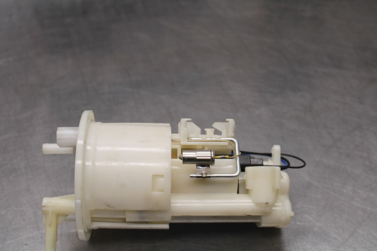 03 YAMAHA YZF R1 FUEL PUMP GAS PETROL SENDER UNIT BB895