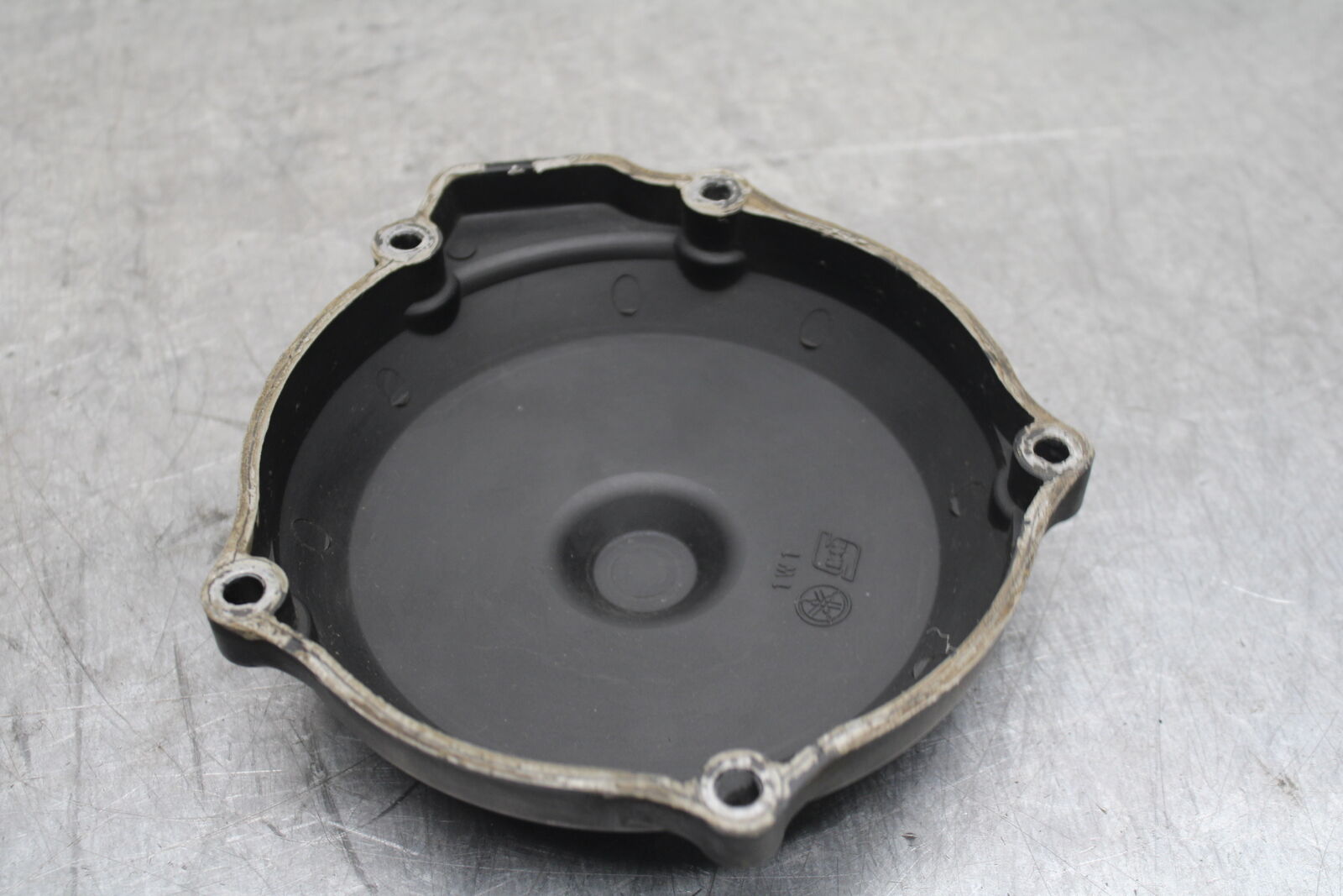 82-83 YAMAHA IT175 ENGINE MOTOR STATOR GENERATOR MAGNETO COVER BB108