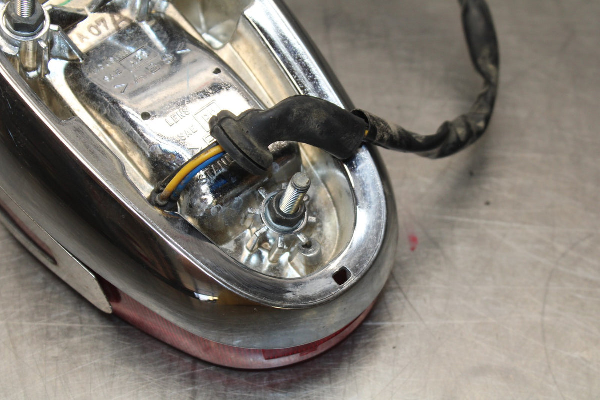 08 YAMAHA V STAR 1100 XVS1100AW CLASSIC TAILLIGHT REAR TAIL BRAKE LIGHT BB916
