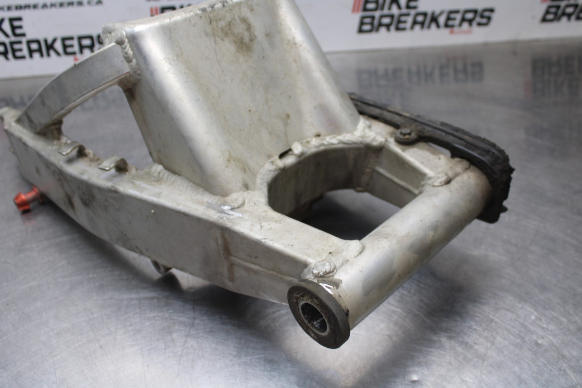 00 SUZUKI GSXR750 REAR SWINGARM BACK SUSPENSION SWING ARM BB820