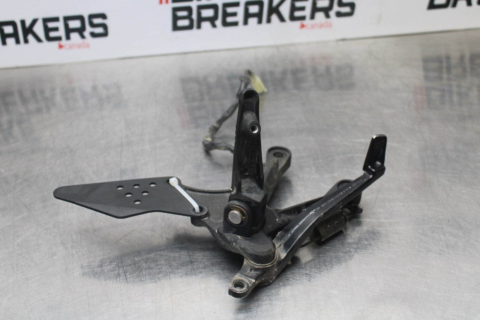 07-08 KAWASAKI NINJA ZX6R RIGHT REARSET REAR SET DRIVER FOOT PEG REST STOP BB203