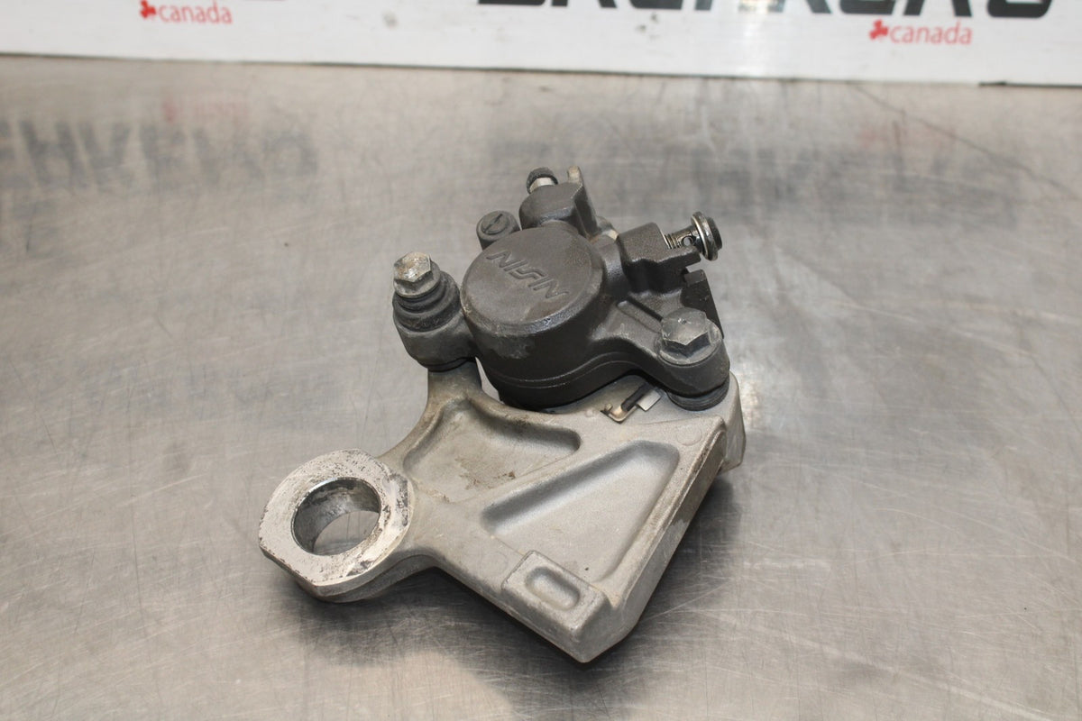 08-16 YAMAHA YZF R6 REAR BACK BRAKE CALIPER W MOUNT BRACKET BB798