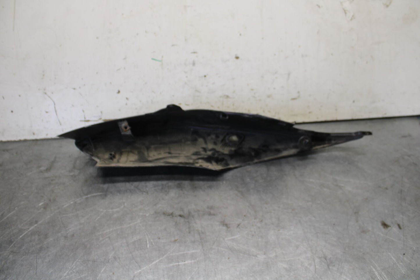 06-07 SUZUKI GSXR 600 LEFT REAR BACK TAIL FAIRING COWL SHROUD BB694