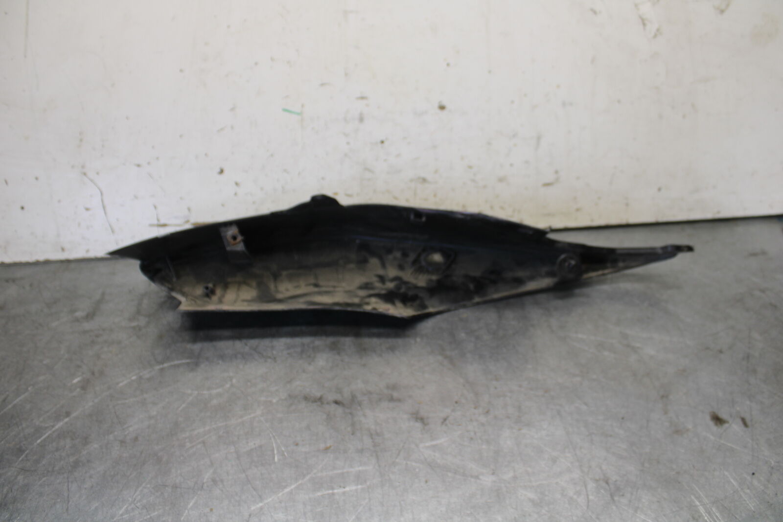 06-07 SUZUKI GSXR 600 LEFT REAR BACK TAIL FAIRING COWL SHROUD BB694