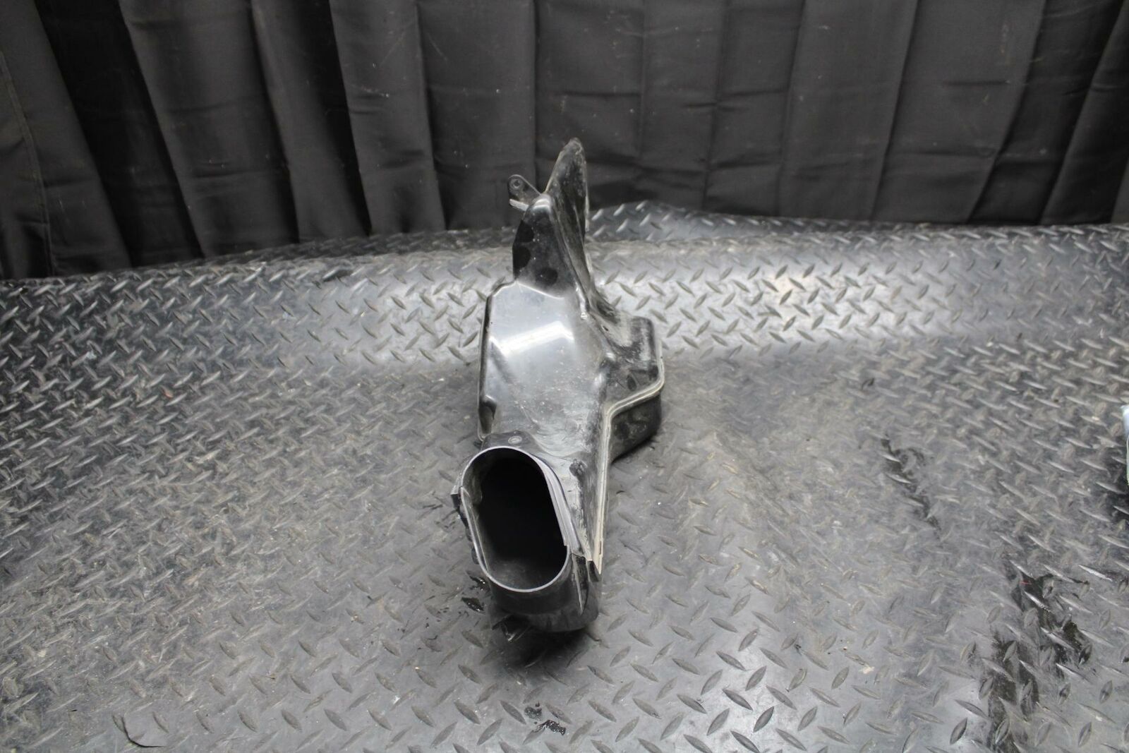 08-09 SUZUKI GSXR600 LEFT RAM AIR INTAKE DUCT TUBE BB204