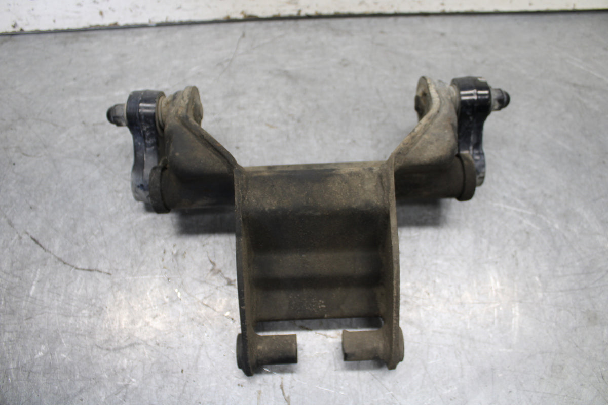 85-86 SUZUKI MADURA 1200 REAR BACK SHOCK ABSORBER MOUNT  BB691