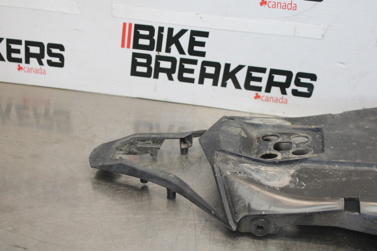 23-26 KAWASAKI NINJA ZX4RR REAR BACK TAIL UNDERTAIL BATTERY TRAY PLASTIC BB898