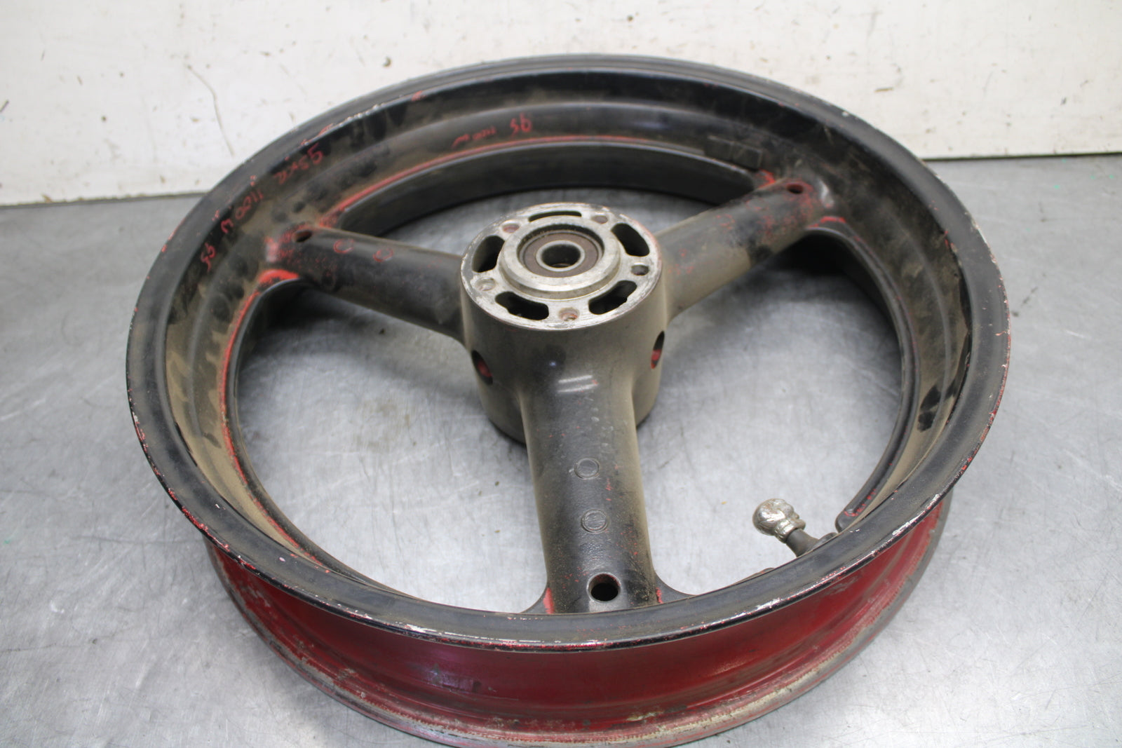 95 SUZUKI GSXR1100W FRONT WHEEL FRONT RIM BB28