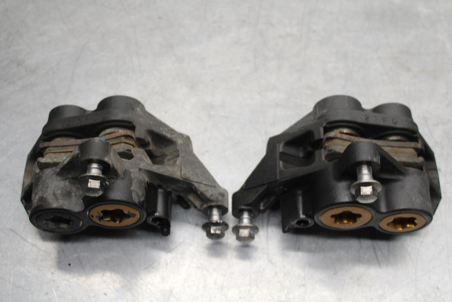 2012 Yamaha FZ8 RIGHT LEFT FRONT BRAKE CALIPER SET PAIR CALIPERS BB550